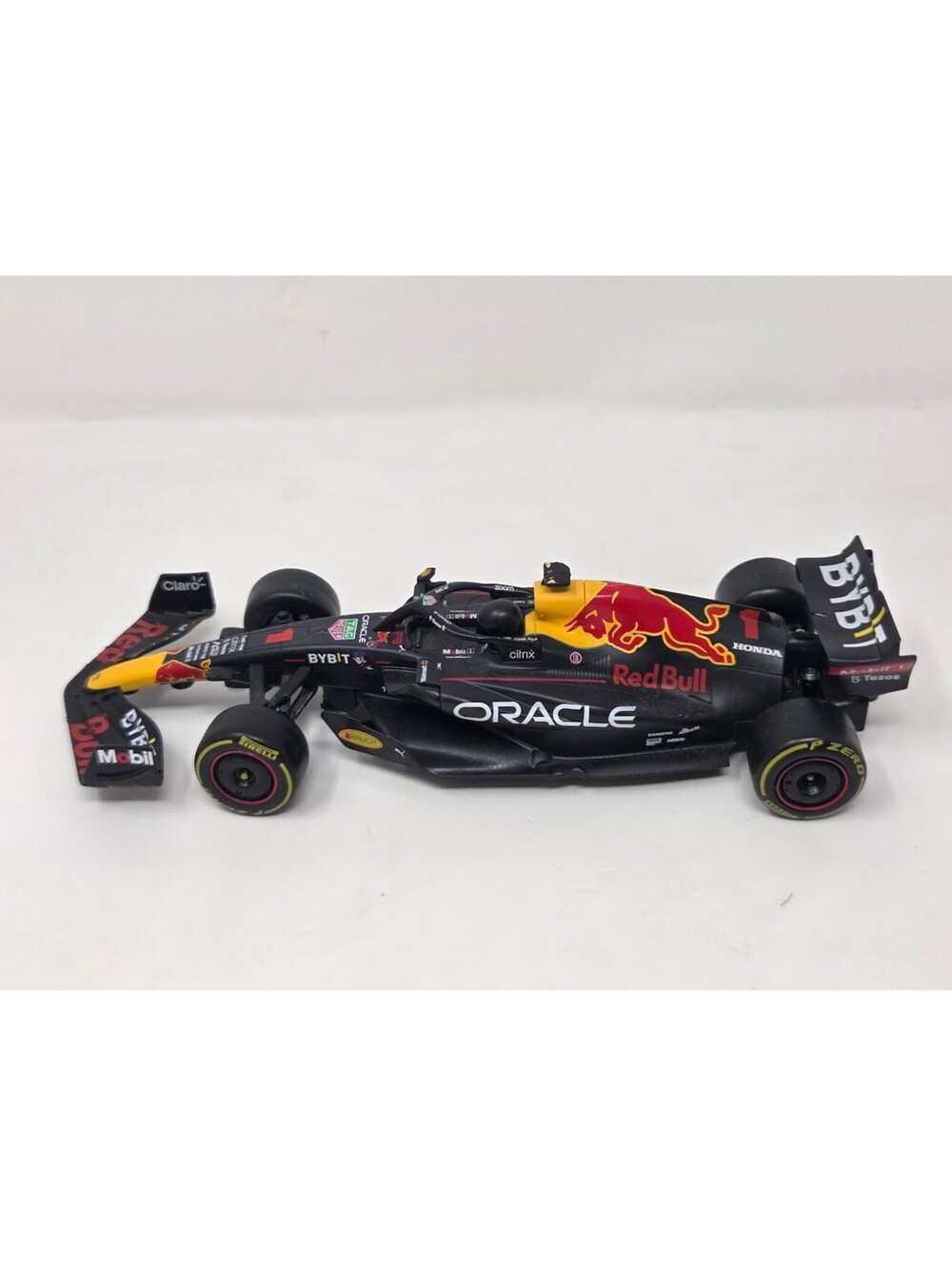 Maisto Oracle Red Bull Racing RB18 2022 F1 RC Car 1:24 Scale Max Verstappen